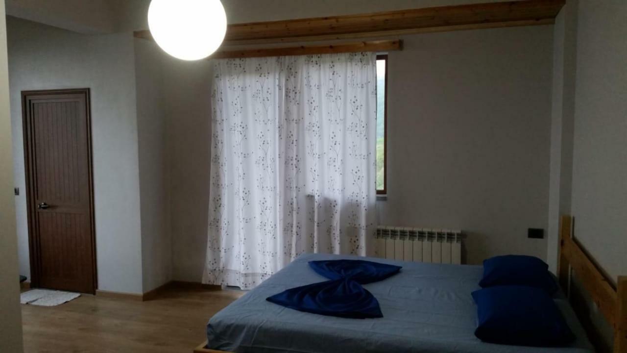 Bujtina E Tomorrit Hotel Ujanik Exterior foto